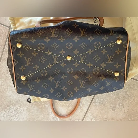 Louis Vuitton Tivoli GM Monogram - Picture 15 of 15